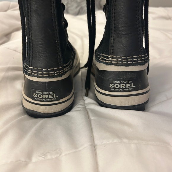 Sorel Women's Black Winter Boots with Fur Trim - Picture 6 of 10